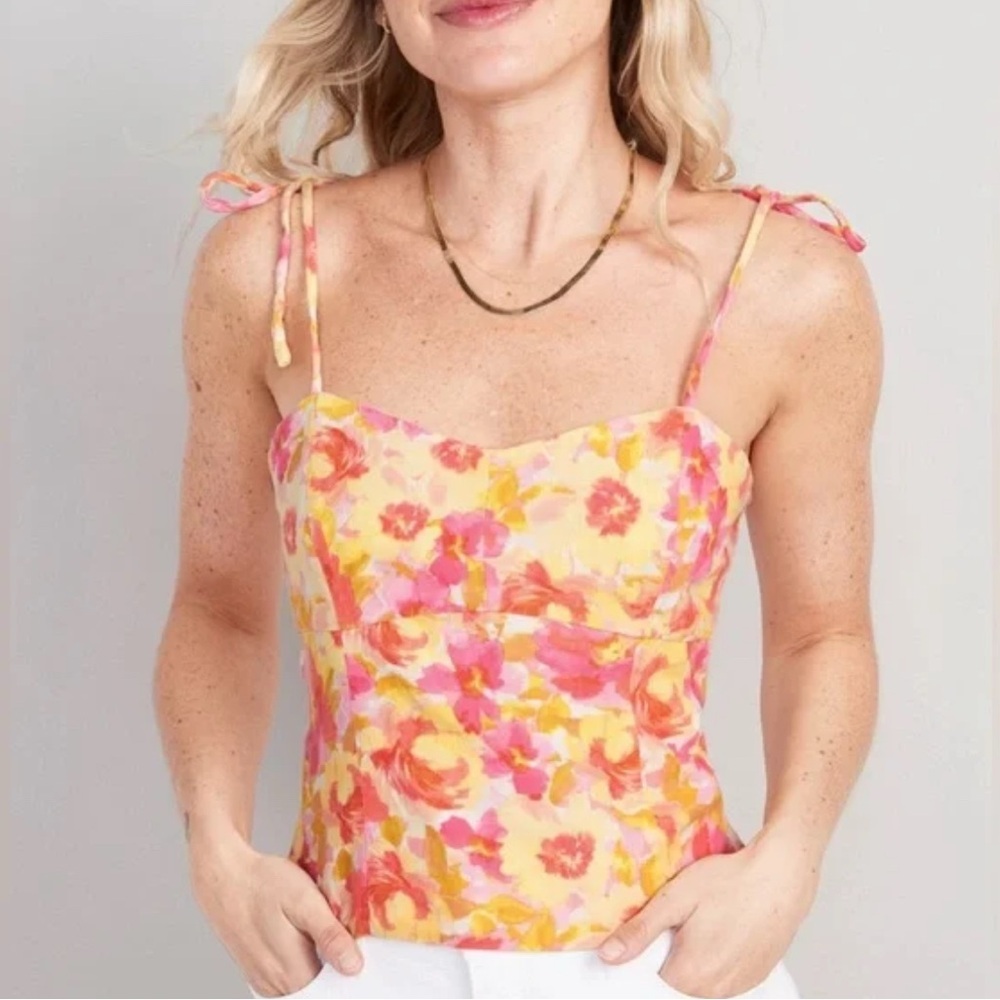 Old Navy Women’s Floral Pink and Yellow Fitted Linen-Blend Top